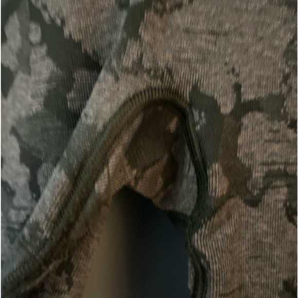 NEW GYMSHARK FLORAL CAMO BUM SCRUNCH REVERSIBLE  LEGGINGS large - Picture 6 of 10